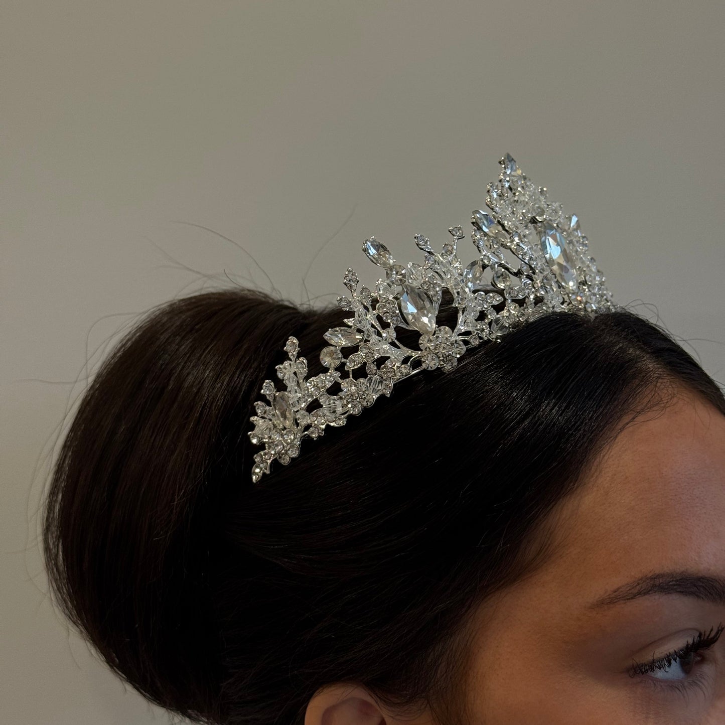 The Elizabeth Tiara – Royal Hair Accessory
